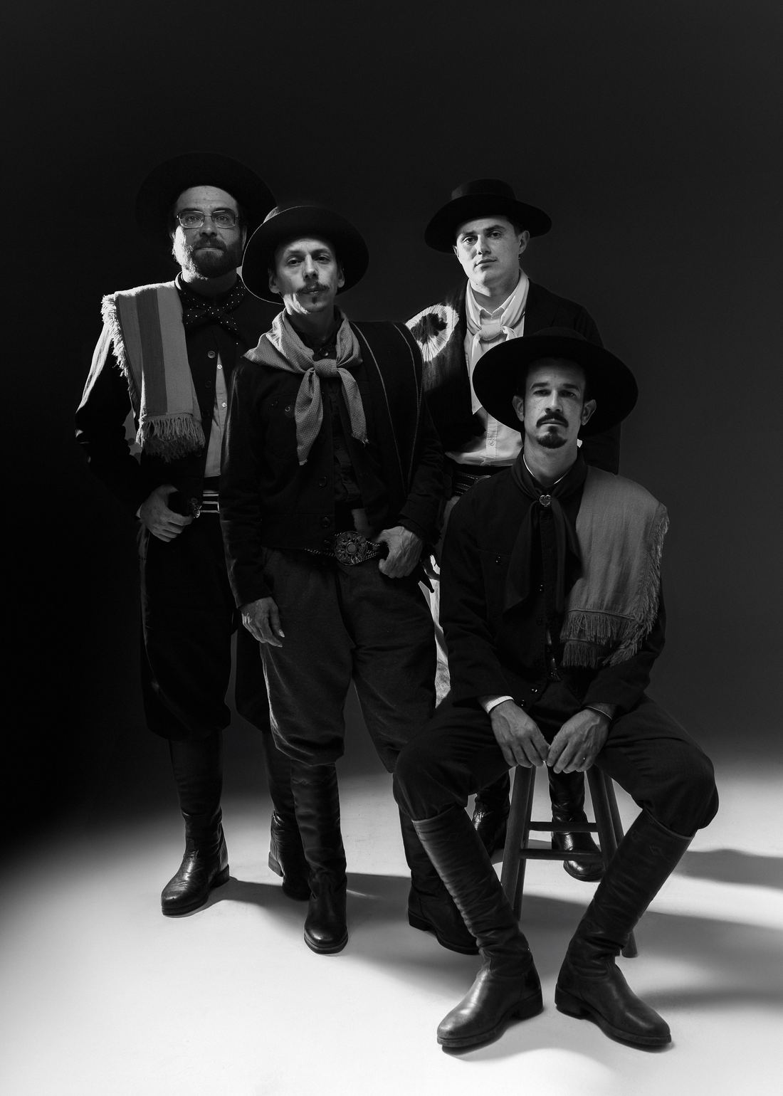 O Quarteto em estúdio, em preto e branco